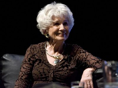 Alice Munro, premio Nobel de Literatura canadiense muere a los 92 años