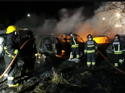 9 autos secuestrados se incendiaron en un depósito judicial de Junín de los Andes