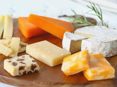 Retiran de forma urgente una marca de queso por contaminación con E. coli