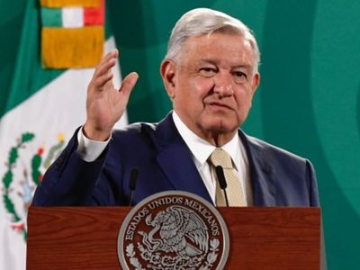 AMLO vuelve a criticar a juez Gómez Fierro: defiende intereses creados, afirma