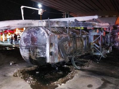 Cientos de evacuados en México tras el choque de un tren con una pipa de gas