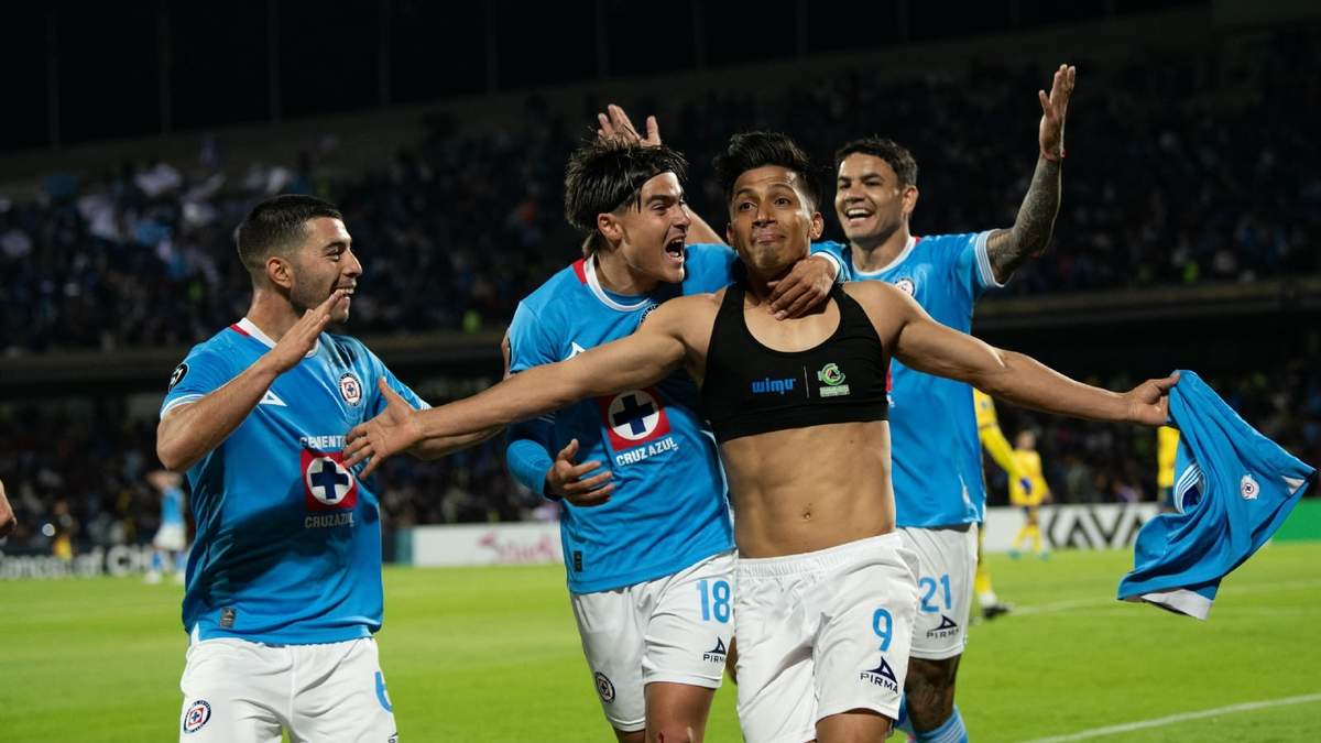 Cruz Azul vence 2-1 al América con goles de Ángel Sepúlveda