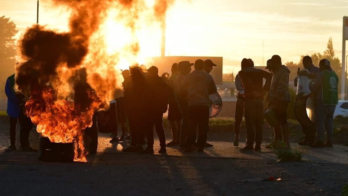 Protesta de ATE Río Negro en los accesos a la provincia. Fuente: (Twitter)