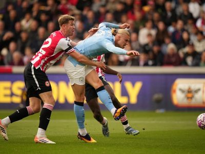 Haaland vuelve a marcar y Rodri se lesiona en la victoria del Manchester City 2-1 ante el Brentford