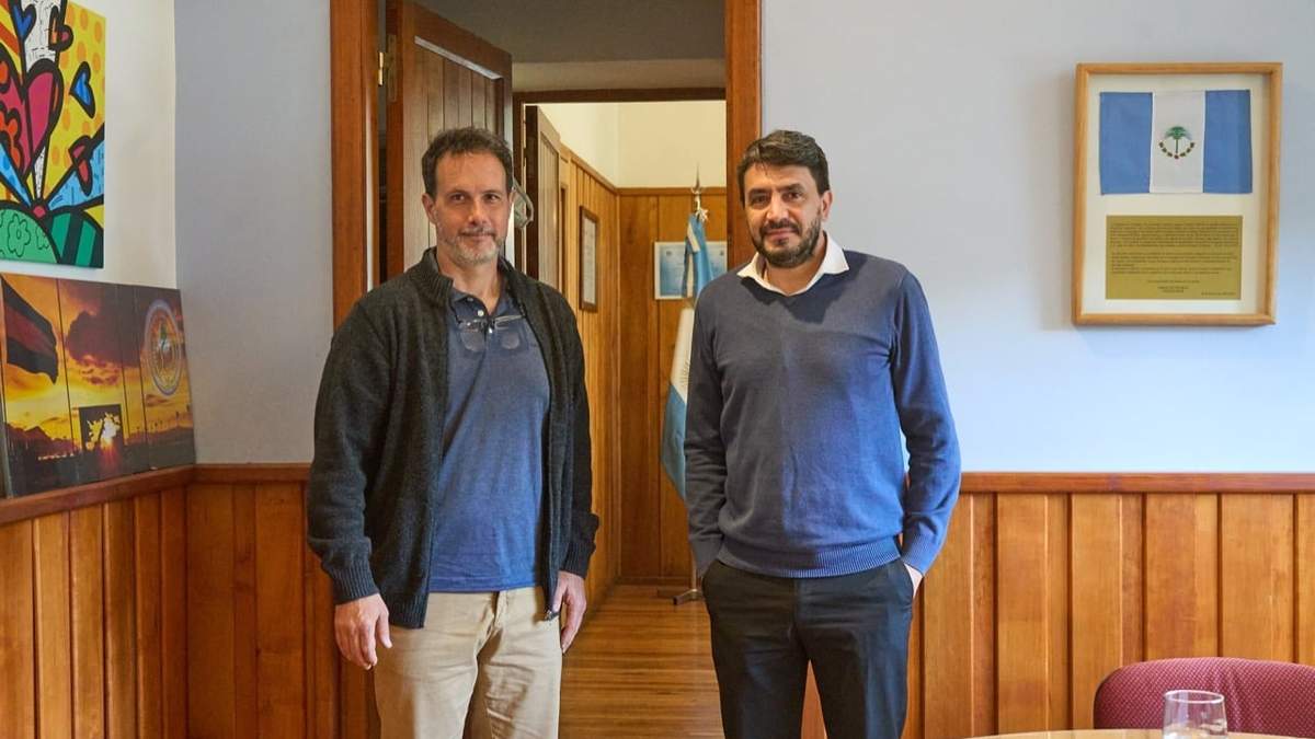 El director del Instituto Municipal de Viviendas en San Martín de los Andes, Carlos Menéndez. Fuente: (San Martín de los Andes Informa).