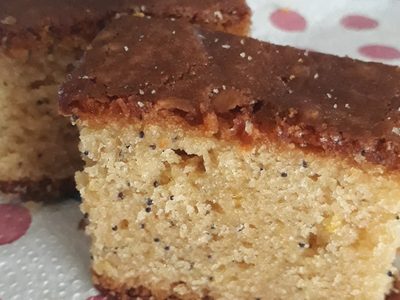 Torta matera de yogur y coco versión fit: la receta que vas a amar para este domingo de otoño