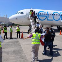 Aterrizó en Chiapas un avión con 157 mexicanos deportados desde EU