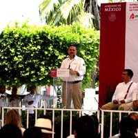 Pemex achaca a la CNH resolución tras brote de petróleo en una vivienda