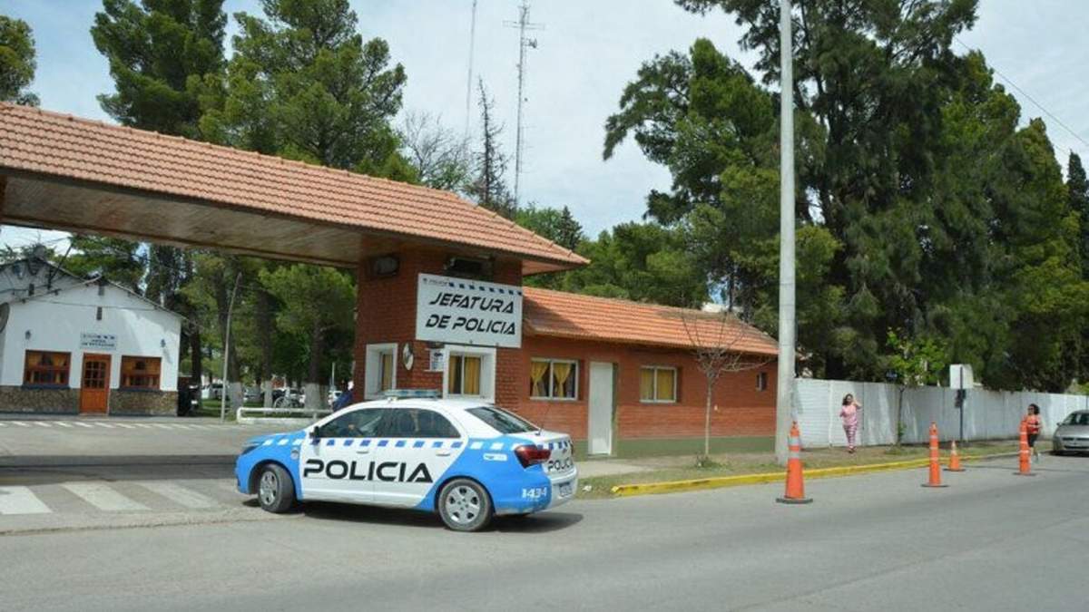 Jefatura de la Policía de Neuquén en la capital provincial. Fuente: (Twitter)