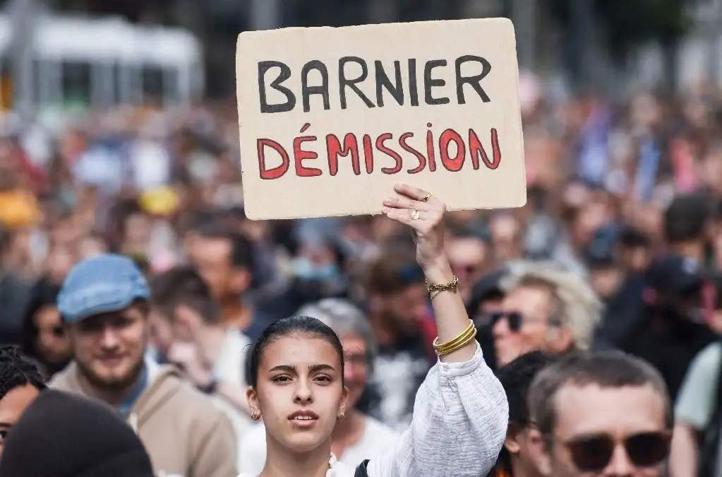 Protestan en Francia contra nombramiento de Barnier como nuevo primer ministro