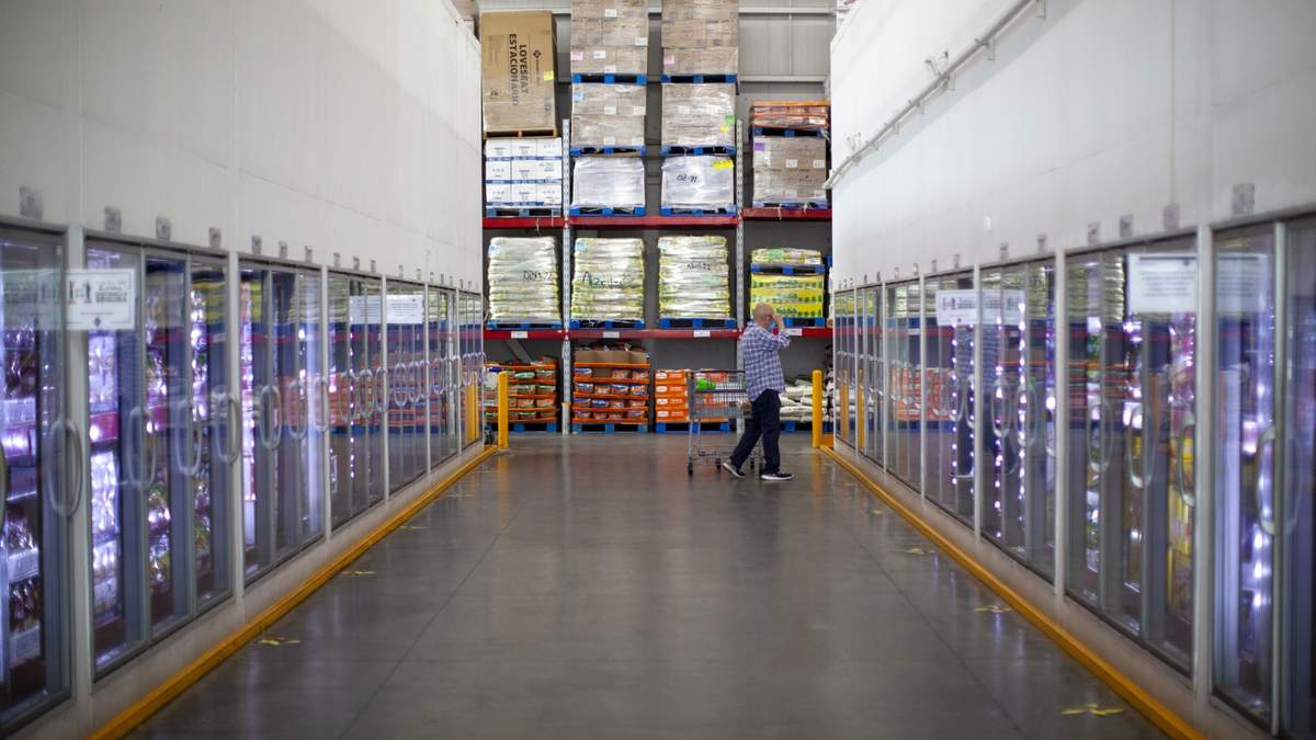 Zona de congelados en un supermercado
