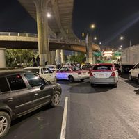 Taxistas y motociclistas arman bloqueos en CDMX; riñen con policías y automovilistas (Video)
