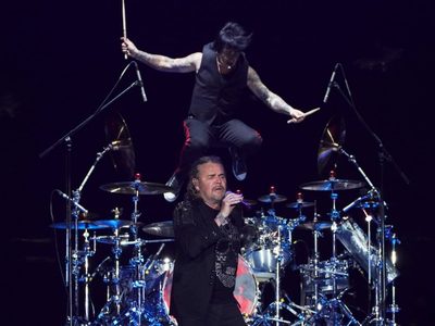 Con consignas ecológicas, Maná celebra ante 60 mil seguidores en el Foro Sol (Video)