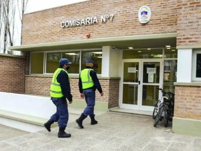 Aprovecharon un descuido para robar una bicicleta pero el plan no salió como esperaban