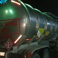 Aseguran tractocamión con 65 mil 500 litros de hidrocarburo robado en Tabasco
