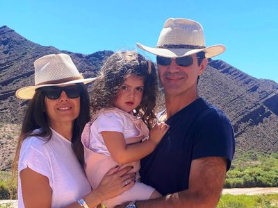En medio de cerros, Isabel Macedo decoró su casona colonial con elegancia