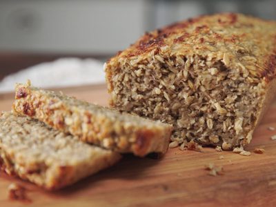 Pan de avena con semillas de chía y sin harina: la opción fit que necesitás para tus próximos tostados