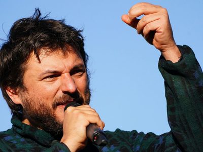 Denuncia penal en puerta: Juan Grabois acusa a Milei de robarse el millón de dólares del Premio Génesis