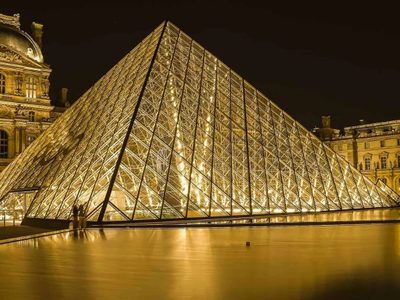 Versalles y el Louvre copian a la Torre Eiffel: se apagarán por la crisis energética en Francia