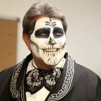 Así se caracterizó Ricardo Monreal para el Día de Muertos; le dedican críticas y memes
