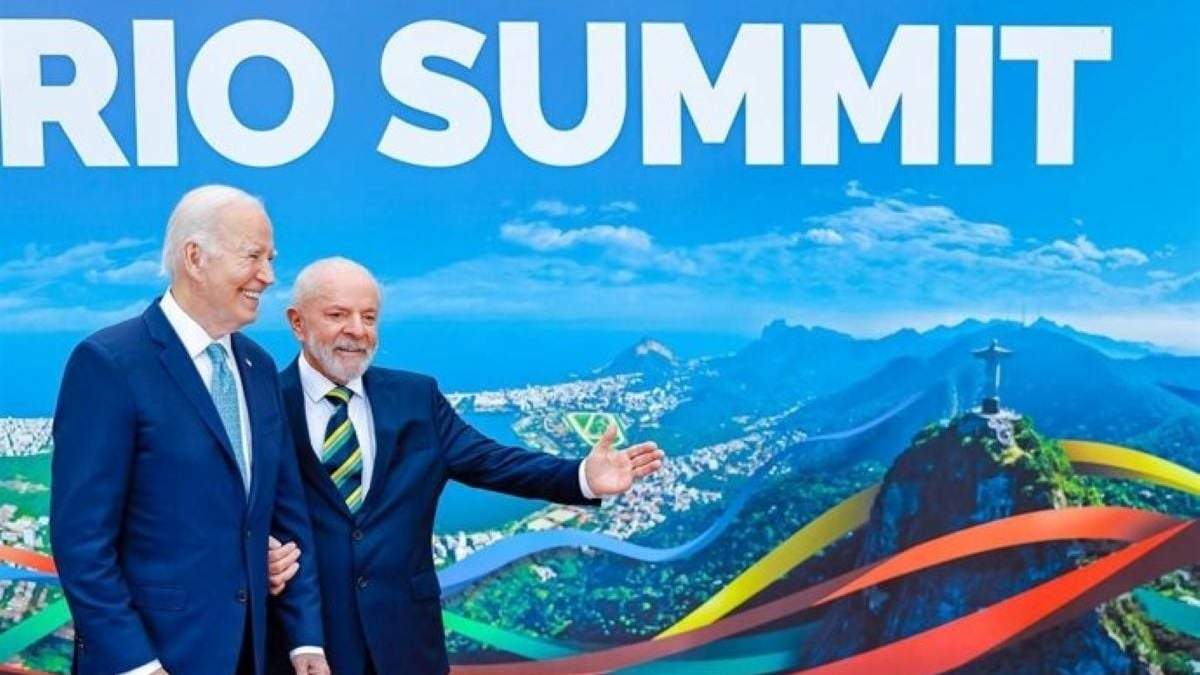 El presidente de Brasil, Luiz Inácio Lula da Silva, recibe al presidente de Estados Unidos, Joe Biden, en la cumbre del G20