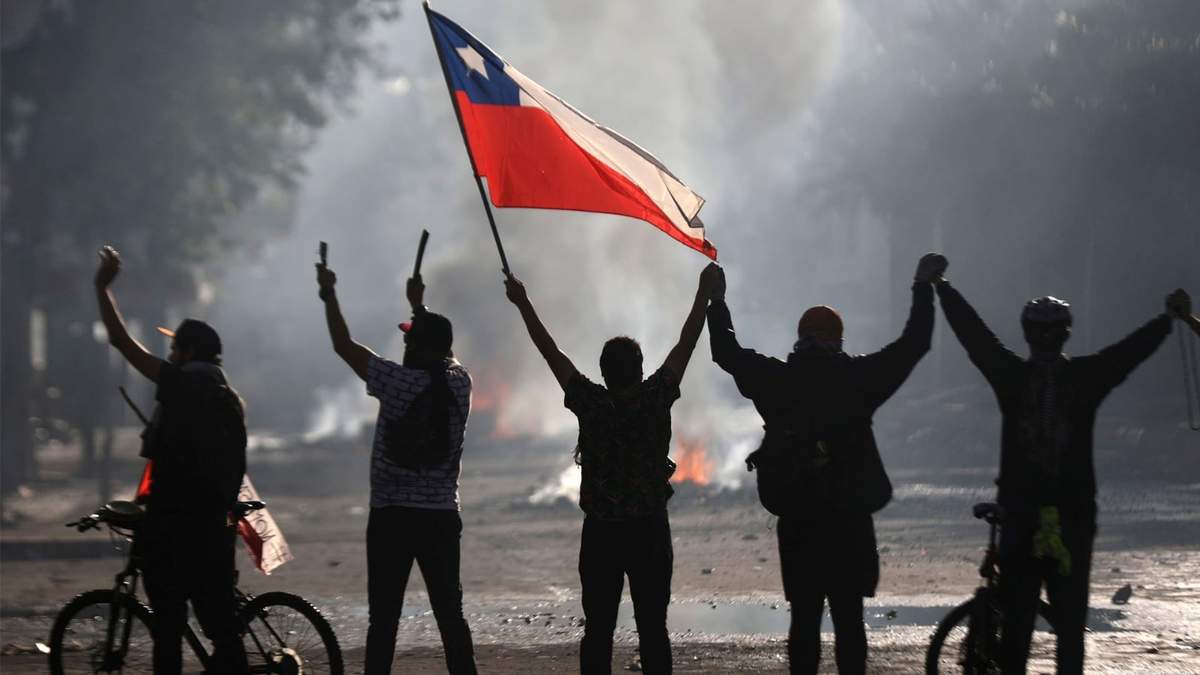 El estallido social en Chile empezó en octubre de 2019. Fuente: (Twitter).