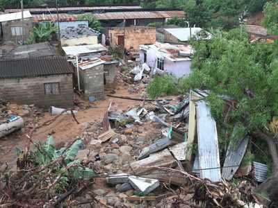 Elevan a 250 el saldo de muertos por las lluvias en el este de Sudáfrica