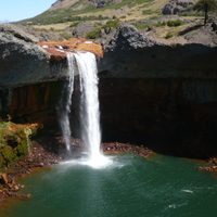 "En Salto del Agrio": Una familia y un acto vandálico en plena naturaleza de Caviahue