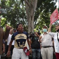 Altercado en Puebla entre marchistas y simpatizantes de AMLO (Video)
