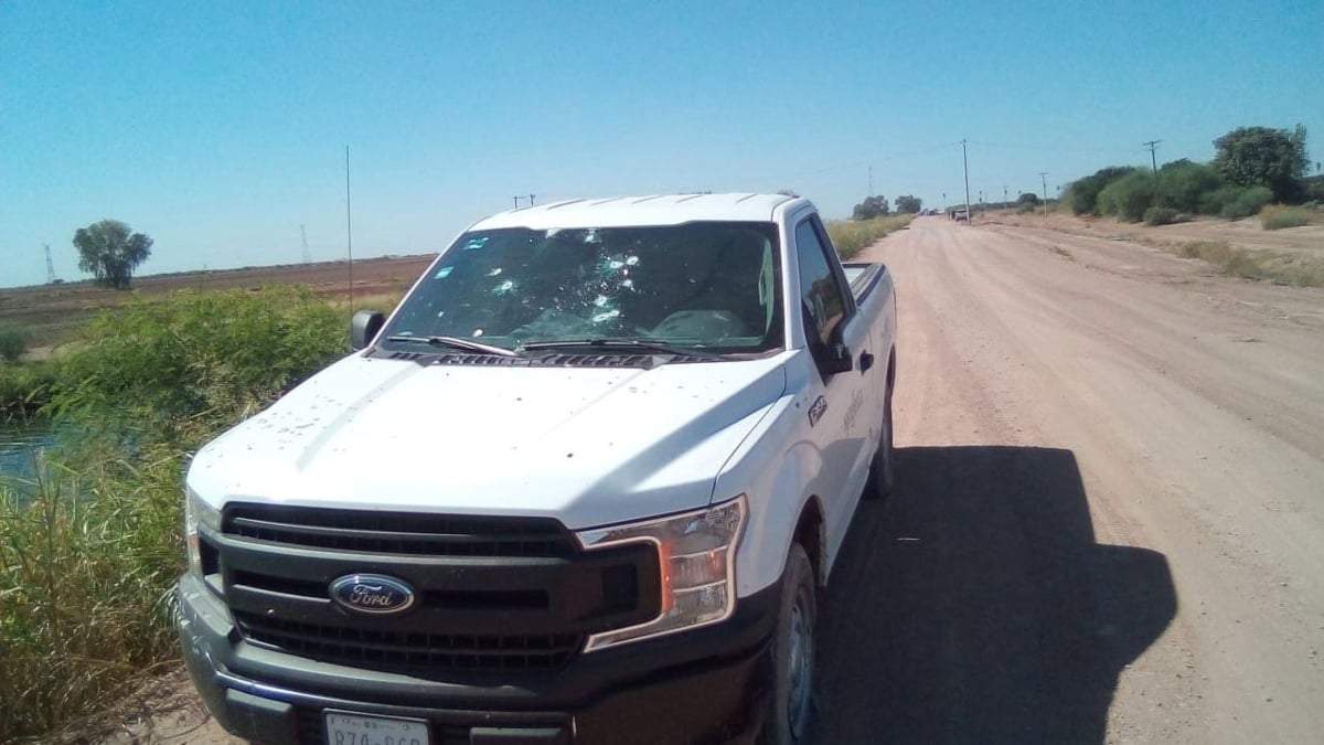 Una camioneta baleada en el enfrentamiento en Bacum