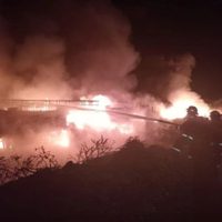 Se incendió un camión que transportaba material solvente hacia Vaca Muerta