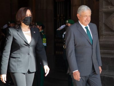 Kamala Harris me sugirió vender avión presidencial a millonarios excéntricos: AMLO