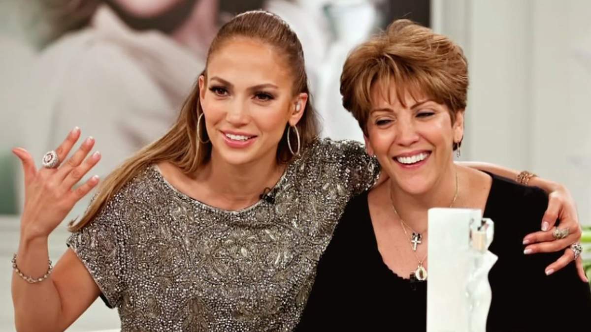 Jennifer López y Guadalupe Rodríguez. Fuente: (Twitter).