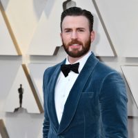 Chris Evans y una famosa estrella habrían compartido una relajada tarde al aire libre