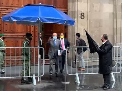 Carlos Slim se reúne durante tres horas con AMLO en Palacio Nacional