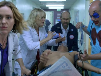 Netflix estrenó "Medical Police" un thriller policial- romántico pero absurdo