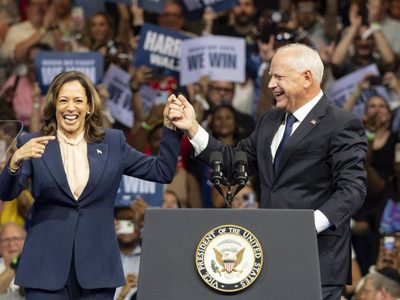 Kamala y Walz hacen su primera aparición conjunta en un mitin en Filadelfia (EU)