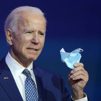 Biden pedirá usar tapabocas por cien días para bajar los casos y decesos en Estados Unidos