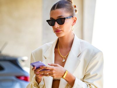 Tan delicadas como cristalería de lujo: el Nail Art de Hailey Bieber es la tendencia de las más elegantes