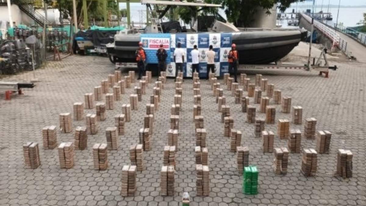 Cocaína incautada en un semisumergible en Colombia