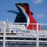Acusan a joven de 16 años de Florida de agredir sexualmente y asesinar a su hermanastra en crucero