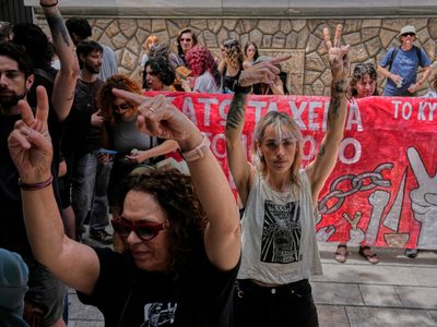 Fuerzas israelíes interceptan otros 6 barcos de una flotilla de activistas con destino a Gaza