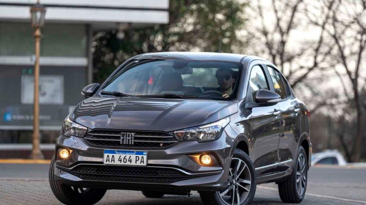 Producido en Córdoba, el Cronos superó las 26.000 unidades patentadas y comparte el podio con el Yaris y la Hilux.