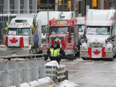 EU ofrece ayuda a Canadá para poner fin a bloqueos de camioneros