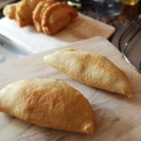 Panzerottis al horno: la versión crocante de este clásico italiano que te dejará sin palabras