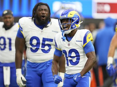 Rams se recuperan de un déficit de doble dígitos y vencen a 49ers con gol de campo