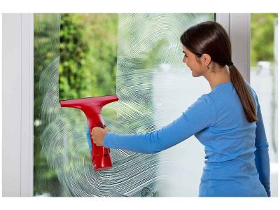 Con 2 ingredientes, la fórmula "mágica" para que tus vidrios queden casi invisibles y resplandecientes