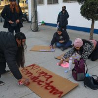 Exigen justicia por feminicidio de Karla Patricia frente a la fiscalía de CDMX