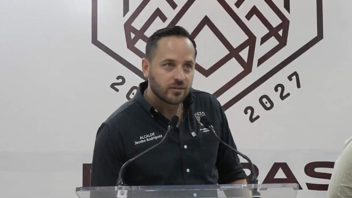 El alcalde en la conferencia de prensa