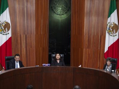 Sheinbaum reconoce a magistrados del TEPJF por “cumplir con la ley” al confirmar mayoría calificada